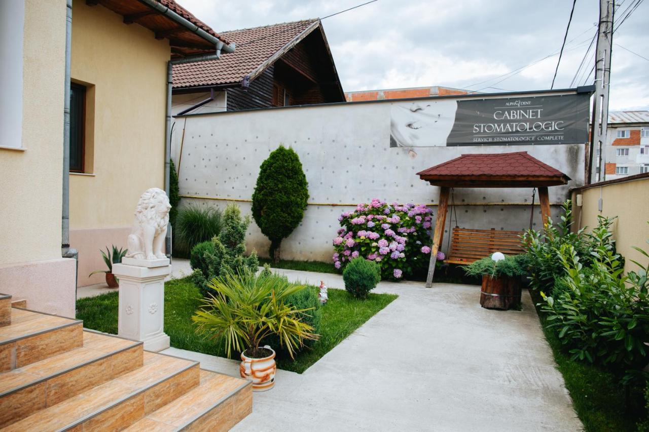 Hotel Casa Cristal Târgu Jiu Exterior foto